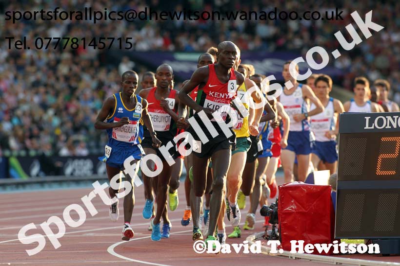 Peter Kirui (Kenya) leads the mens 10000 metres at the Commonwealth Games, Glasgow. Photo: David T. Hewitson/Sports for All Pics